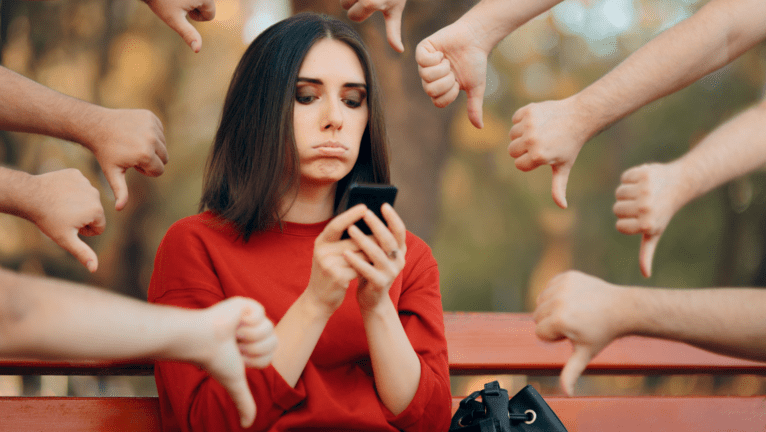 Social media crisis.png Crisis en redes sociales.png